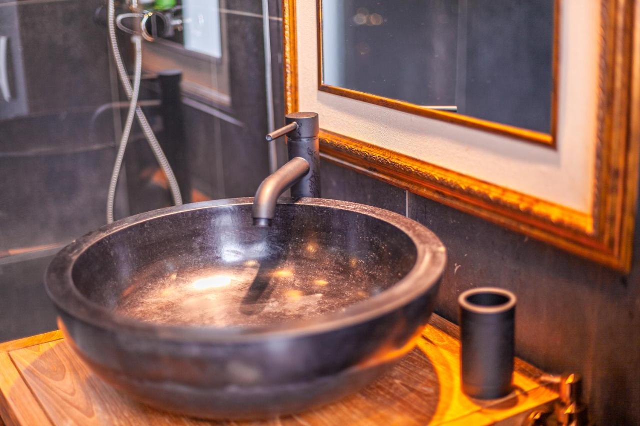 Luxury Suites Boutique By Rikas Hotels Anvers Dış mekan fotoğraf